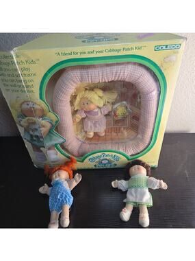 Vintage 1984 Cabbage Patch Kids Pin Ups Candi Jilly & Her Sweet Shop in Box +2
